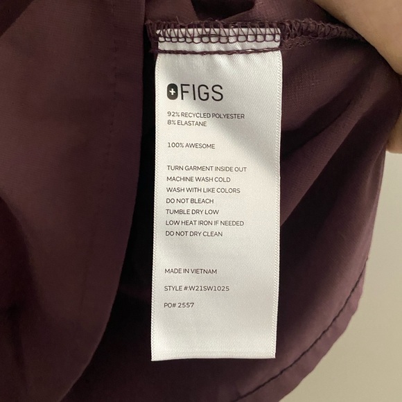 Figs Women’s Catarina One-Pocket Scrub Top - Picture 8 of 9